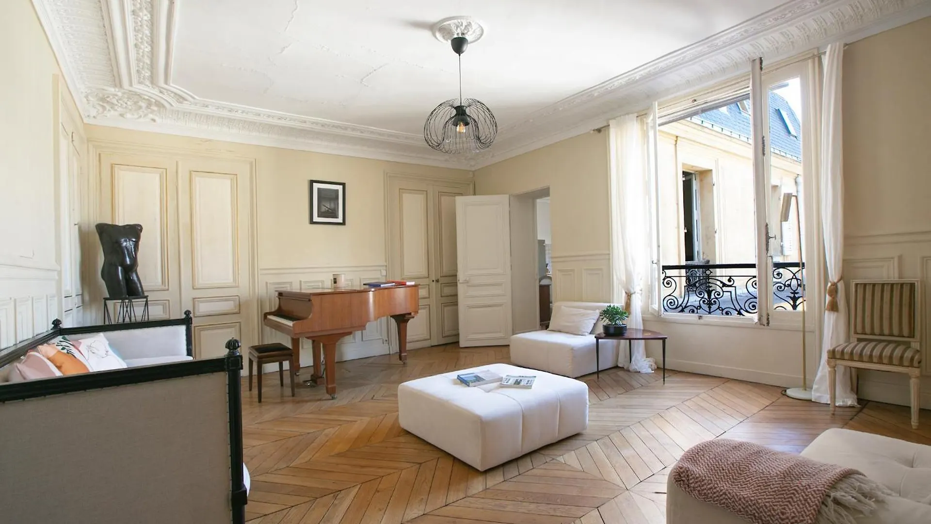 Typical Haussmannien With Eiffel Tower View - Bm68 Апартаменты