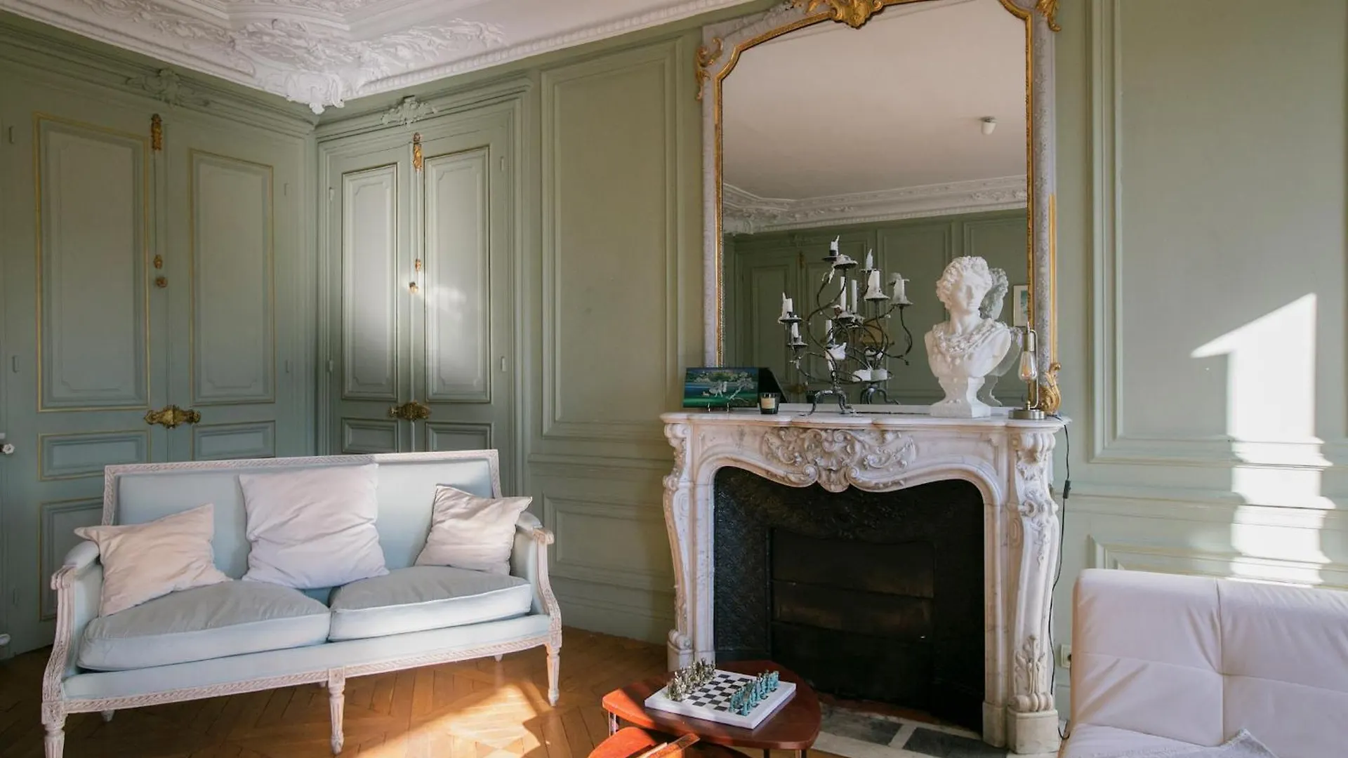 Апартаменты Typical Haussmannien With Eiffel Tower View - Bm68 Париж
