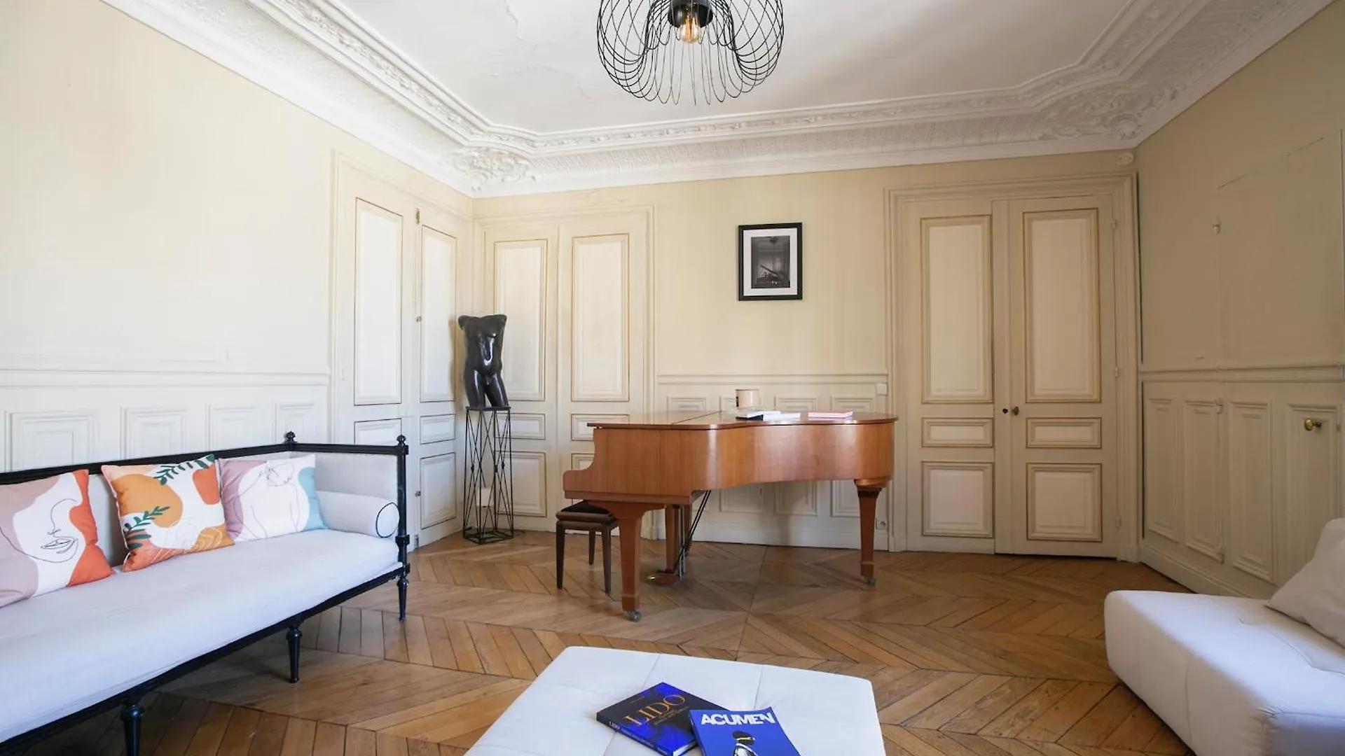 Apartment Typical Haussmannien With Eiffel Tower View - Bm68 *